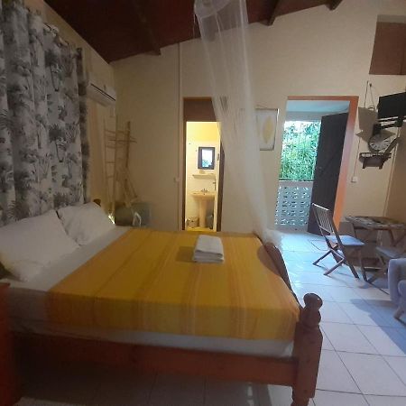 Studio Independant Chez L Habitant- Grand-Bourg  Bagian luar foto