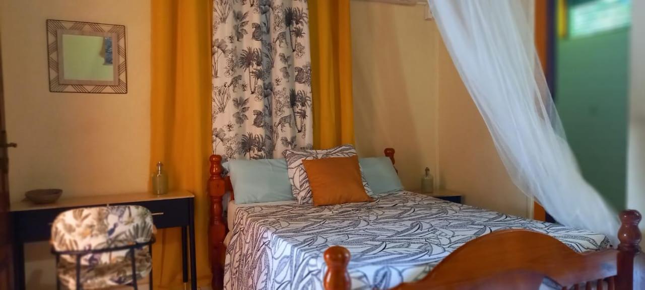Studio Independant Chez L Habitant- Grand-Bourg  Bagian luar foto